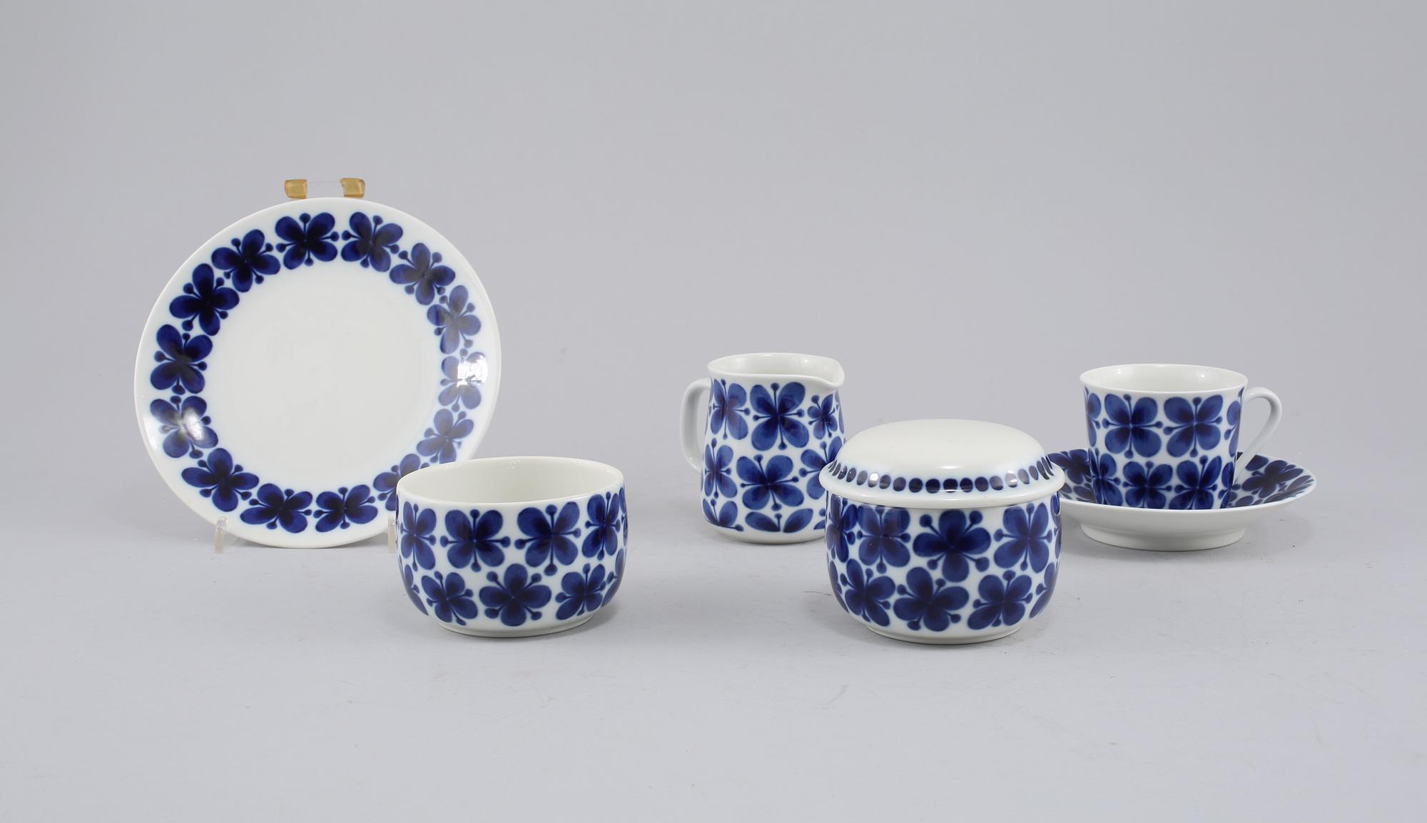 KAFFESERVISDELAR, 32 st, porslin, "Mon Amie", Marianne Westman, Rörstrand.