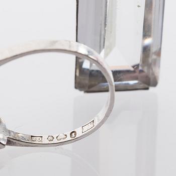 HÄNGE SAMT RING, sterlingsilver med bergkristall. Stigbert för Heribert Engelbert samt Wahlberg.
