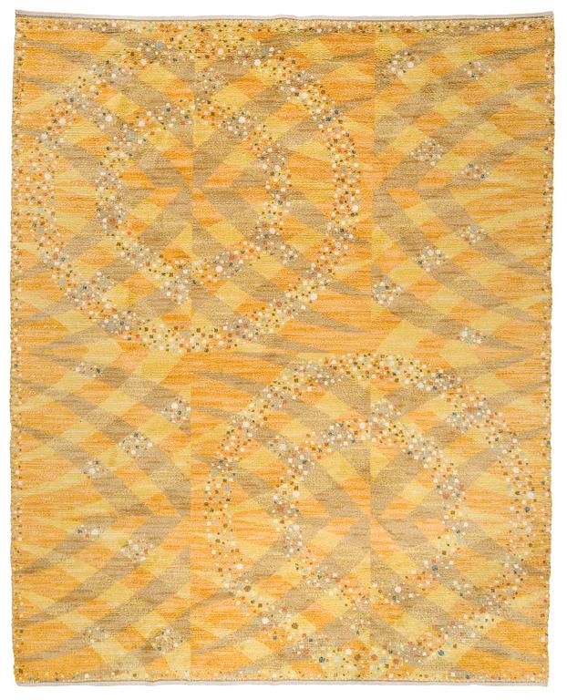 MATTA. "Magdalena, gul". Tät rya. 380 x 300 cm. Signerad AB MMF BN (AB Märta Måås-Fjetterström, Barbro Nilsson).