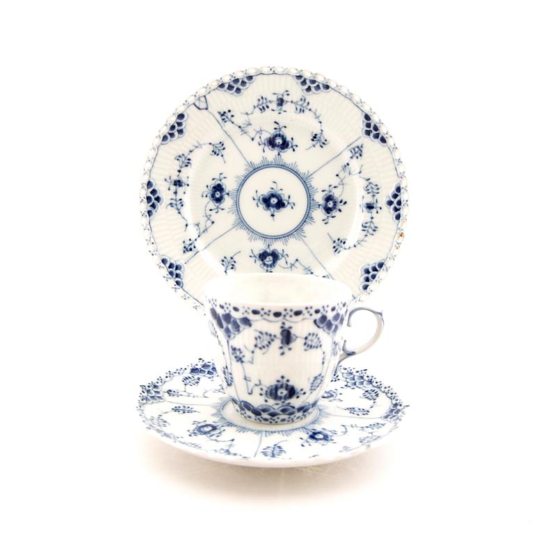 Servis, 33 delar, "Musselmalet Helblonde", Royal Copenhagen Danmark porslin.