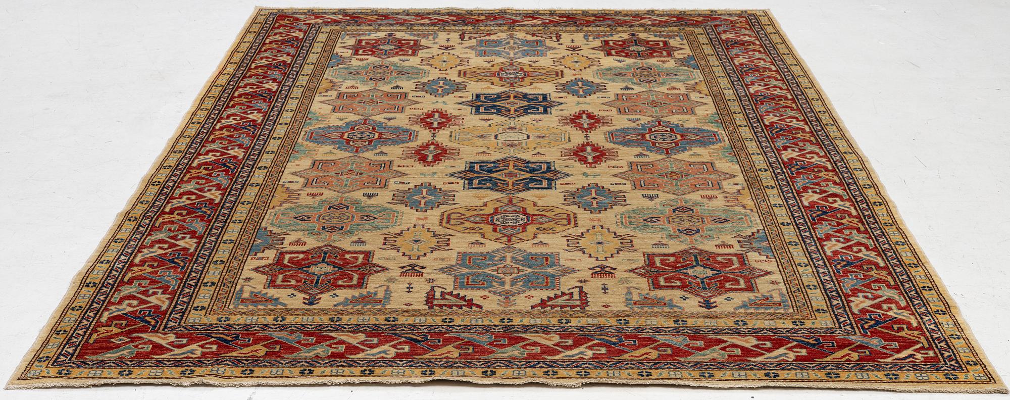 Rug, Pakistan. approx. 300 x 210 cm.
