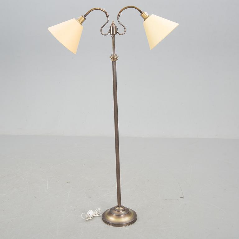 GOLVLAMPA, 1900-talets mitt.