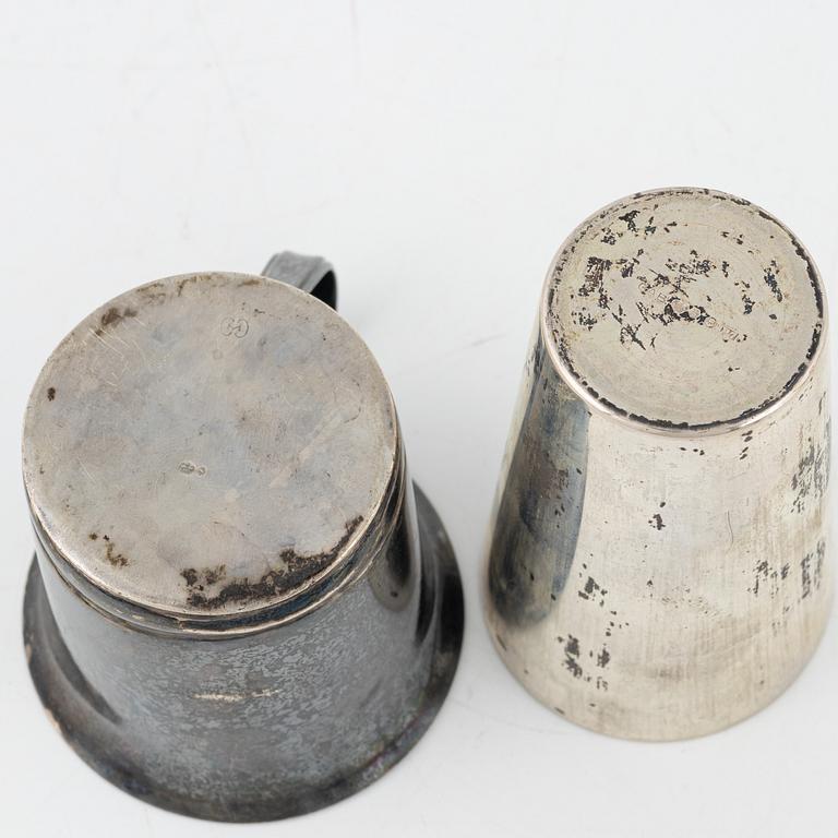 Silverföremål, 11 st, bland annat bägare, C.G. Hallberg, Stockholm, 1940-tal.