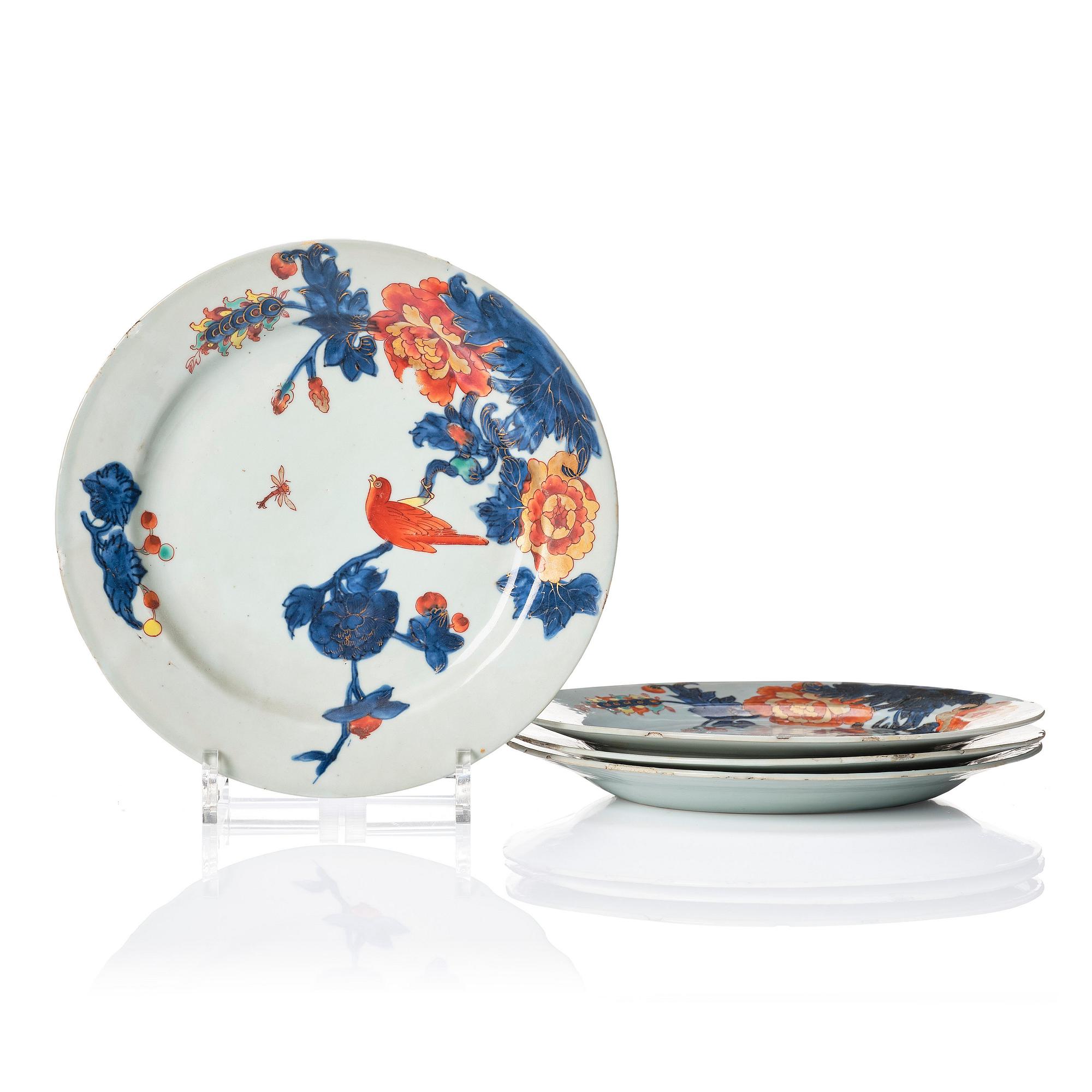 A set of four imari verte dishes with parrots, Qing dynasty, 18th Century.
