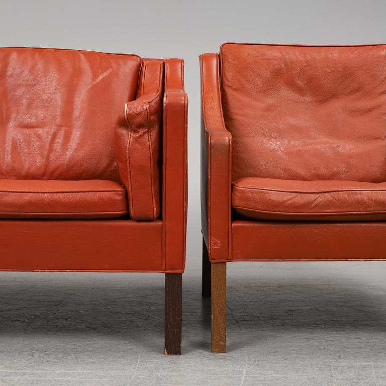 A model 2209 sofa and easy chair by Børge Mogensen for Fredericia Stolefabrik.
