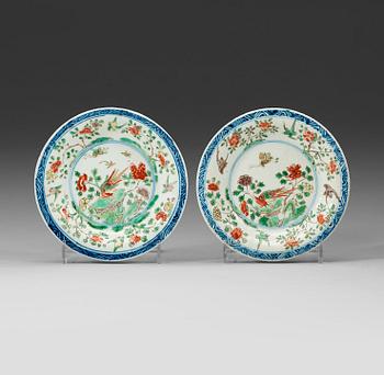 A pair of famille vere dishes, Qing dynasty Kangxi (1662-1722).
