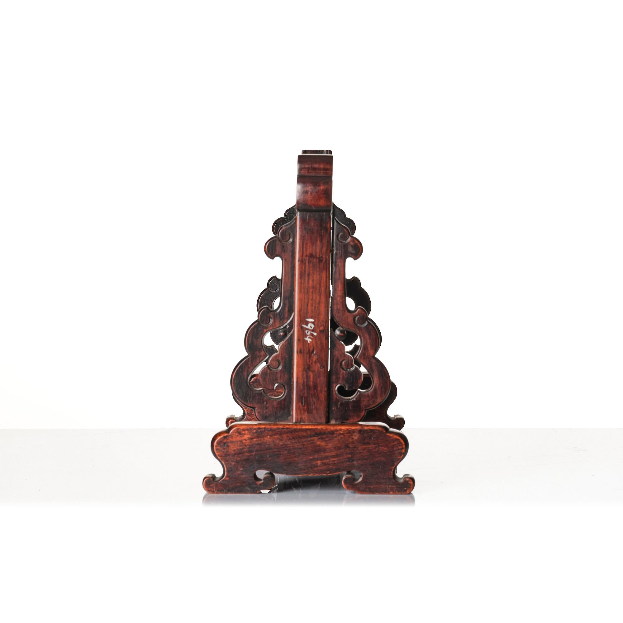 Ställ till bordsskärm, hardwood. Qingdynastin.