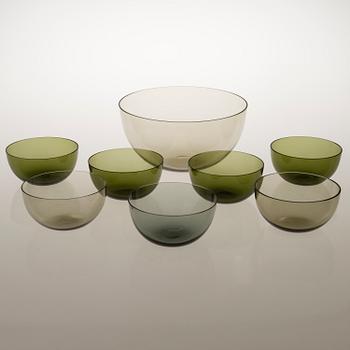 KAJ FRANCK, KAJ FRANCK, A set of seven mid-20th century dessert bowls model 1340 and a bowl for Nuutajärvi Notsjö.