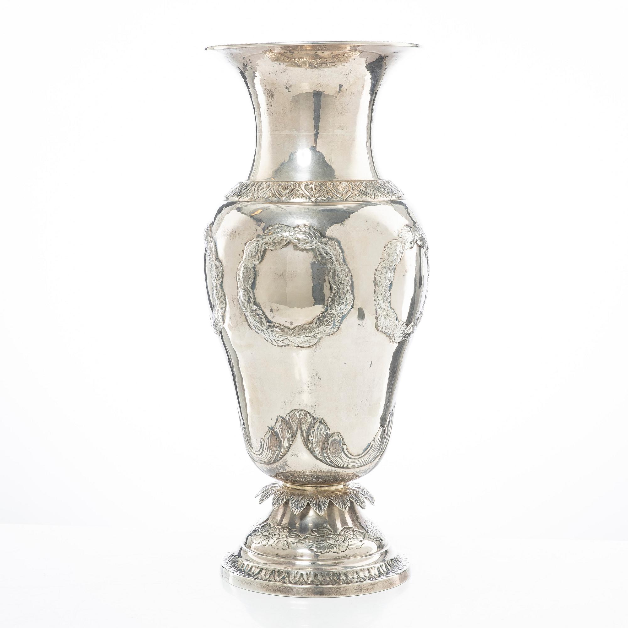 Lale Silverware & Co Ltd, a large sterling silver vase, Istanbul, Turkey 20th century.