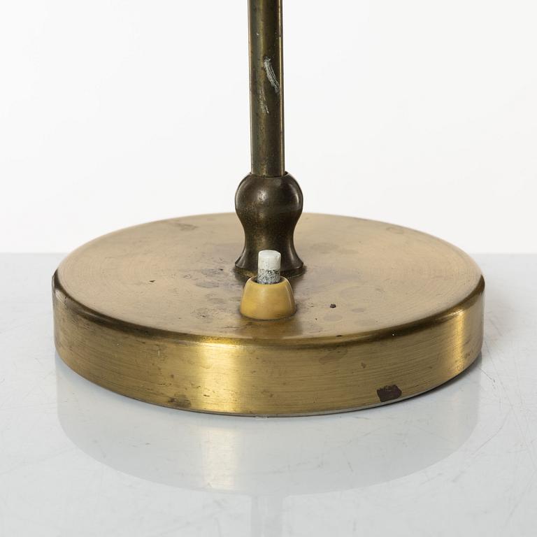 Josef Frank, bordslampa, modell 2332, Firma Svenskt Tenn.