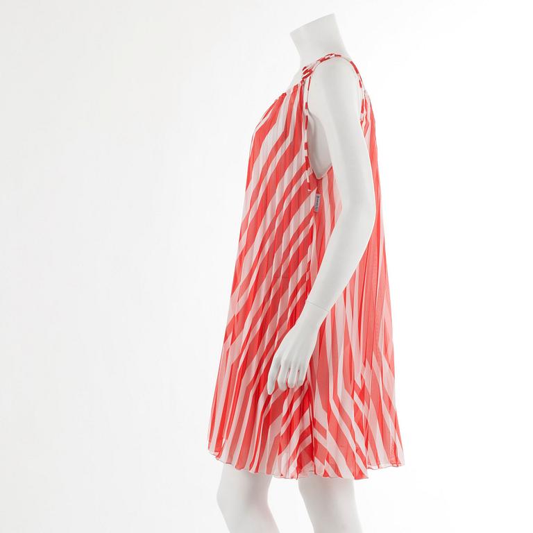 ARMANI jeans, a red and white pleated dress. Italian size 40.