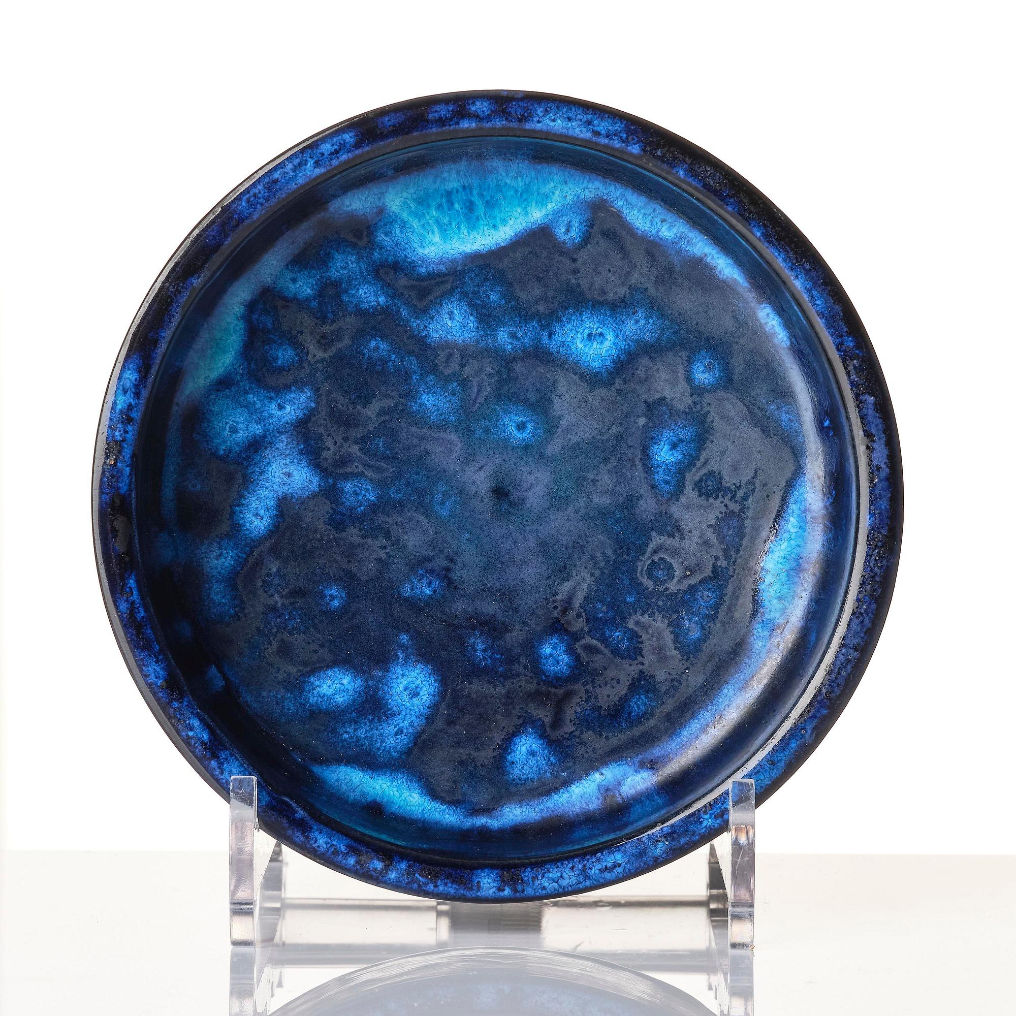 Wilhelm Kåge, an early Farsta stoneware dish, Gustavsberg 1933.