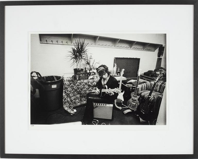 Ken Regan, "Keith Richards Dressing Room, Boston", 1975.