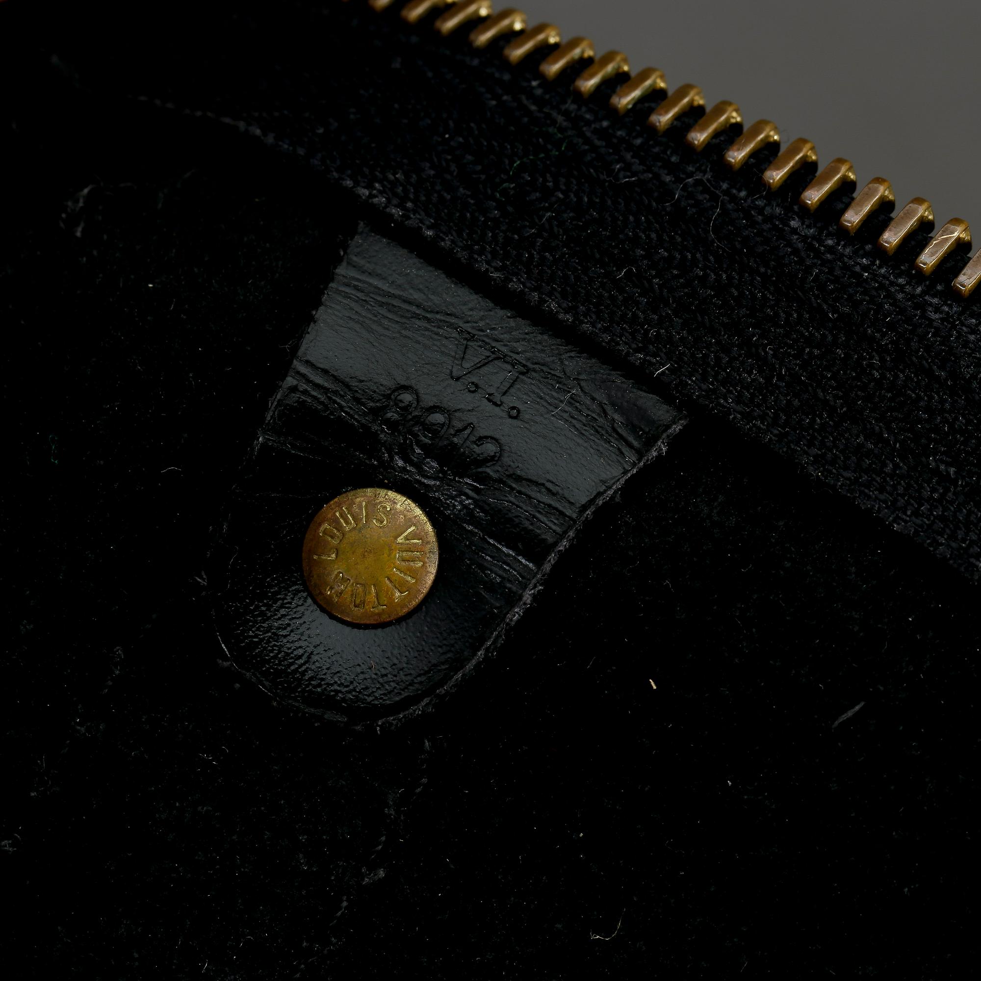 VÄSKA, "Keepall 55 Epi Black", Louis Vuitton, 1989.