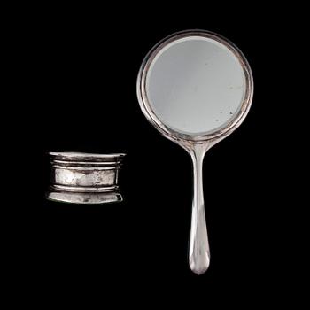 SPEGEL samt DOSA, silver, Auran Kultaseppä Oy, Åbo och Birmingham, England, 1953 och 1925-26. Totalvikt 578 g.