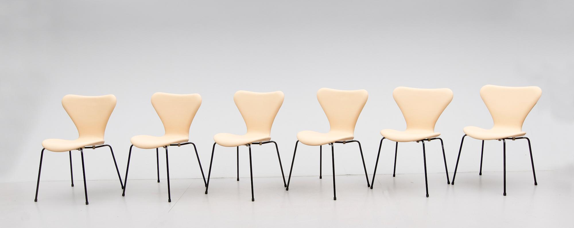 STOLAR, 6 st, "Sjuan", Arne Jacobsen för Fritz Hansen, Danmark, 1900-talets slut.