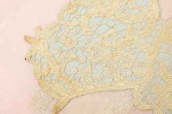 A group of fine lace textiles, 19th century and around 1900.