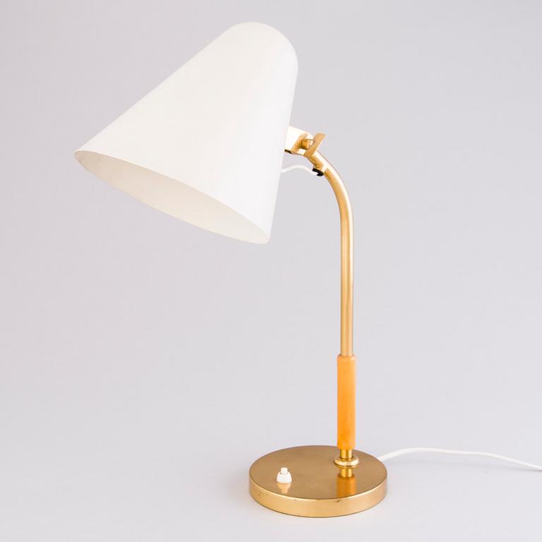 PAAVO TYNELL, a mid-20th-century '5233' table lamp for Taito Finland.