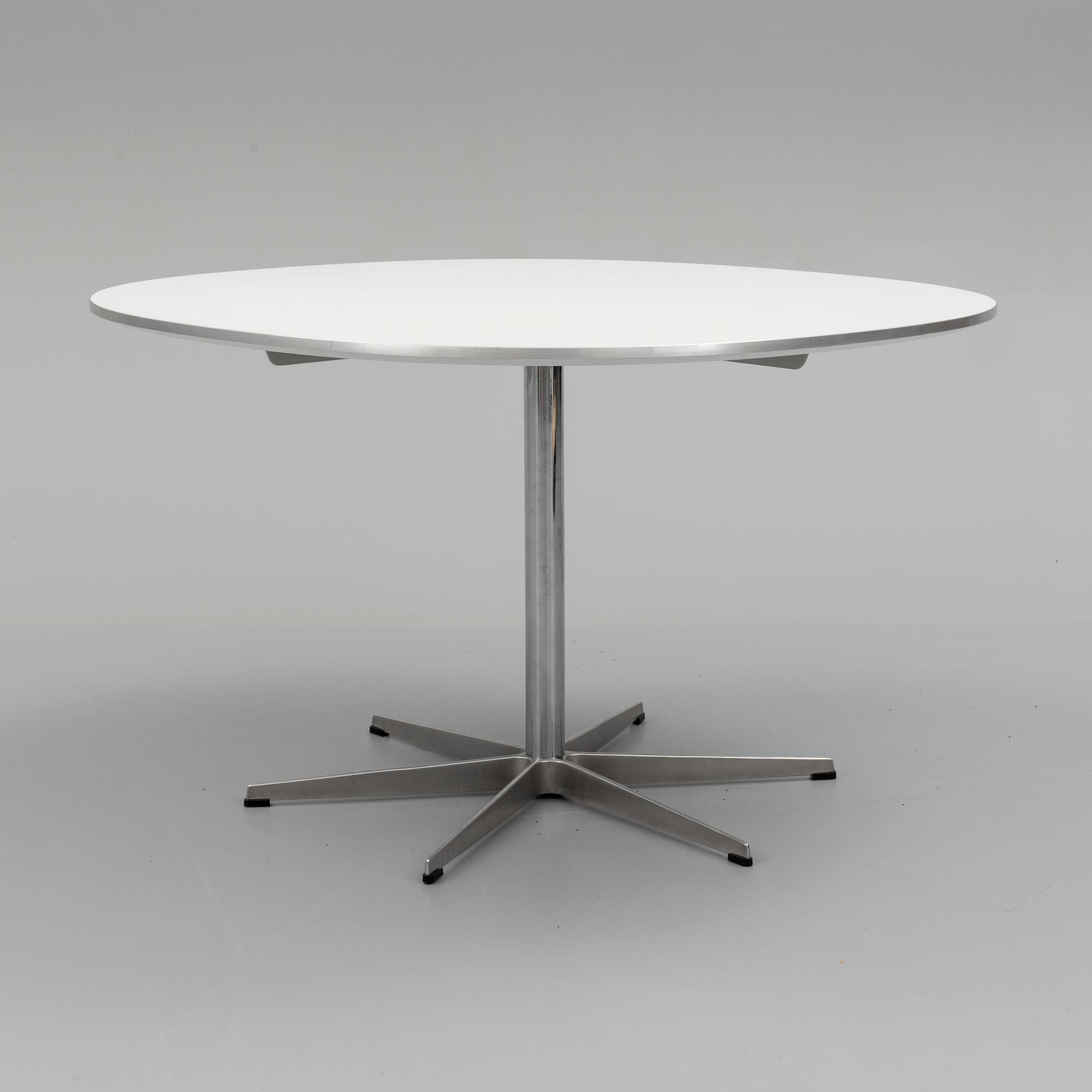 BRUNO MATHSSON & PIET HEIN, matbord, "Supercirkulär", Fritz Hansen, Danmark, 1990.