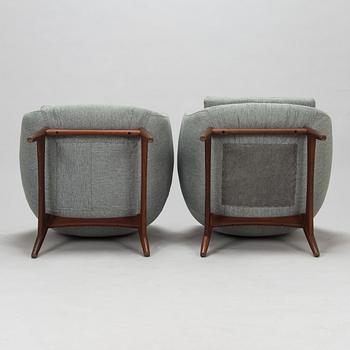 A pair of 1960s armchair.