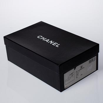 SKOR, Chanel.