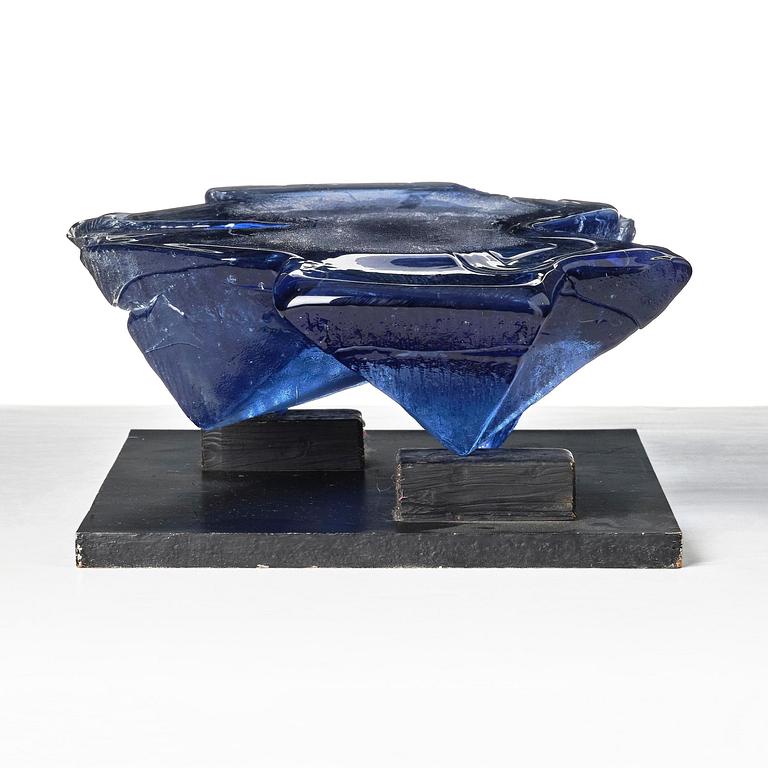 Edvin Öhrström, "Isig prisma", a cast glass sculpture, Lindshammar Glassworks.