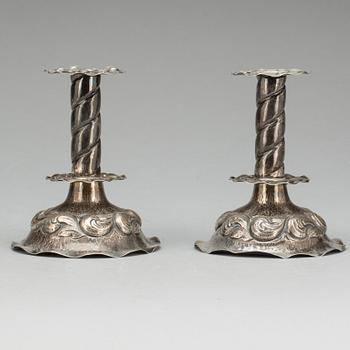 LJUSSTAKAR, ett par, silver, barockstil. AB J Petterssons Eftr. Stockholm. 1947. Vikt ca 375 gram.