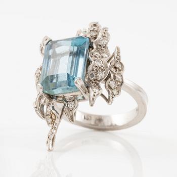 H.Stern a ring in 18K white gold with aquamarine and diamonds.