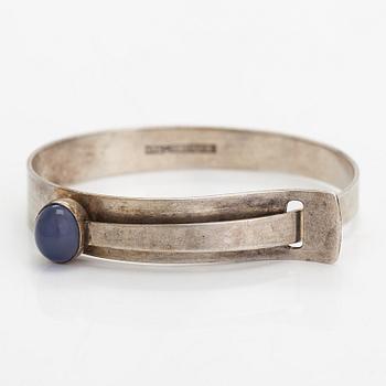 Elis Kauppi, armband, silver och kalcedon. Kupittaan Kulta 1958.