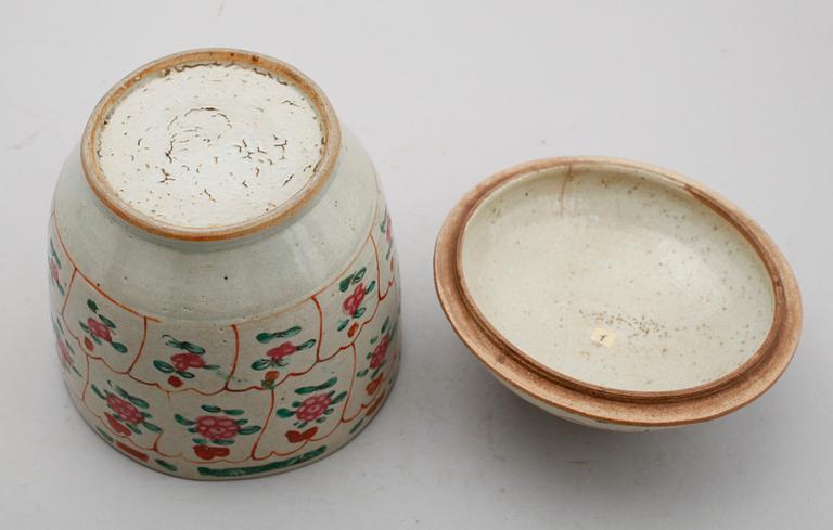 BOJAN MED LOCK, porslin, Kina, 1800-tal.