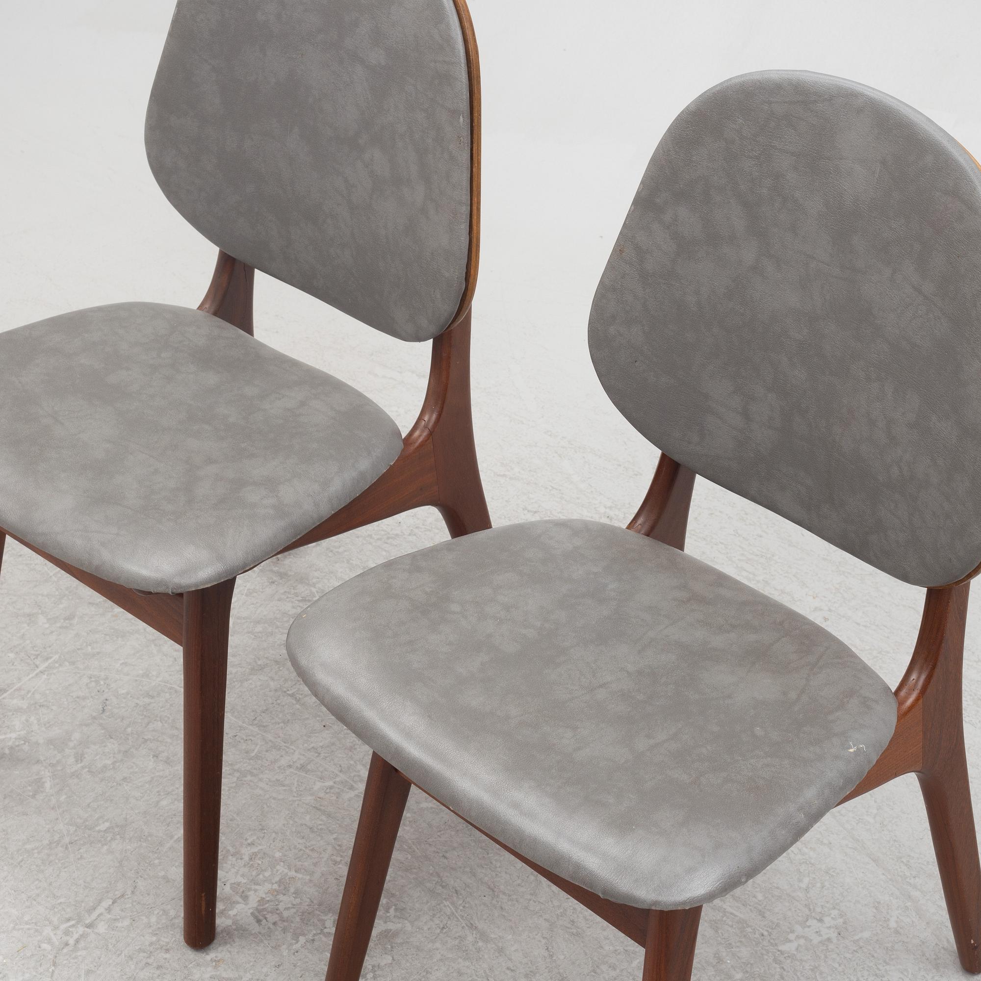 Arne Hovmand-Olsen,  a set of six model 75 chairs, Mogens Kold Møbelfabrik, Denmark 1960s.