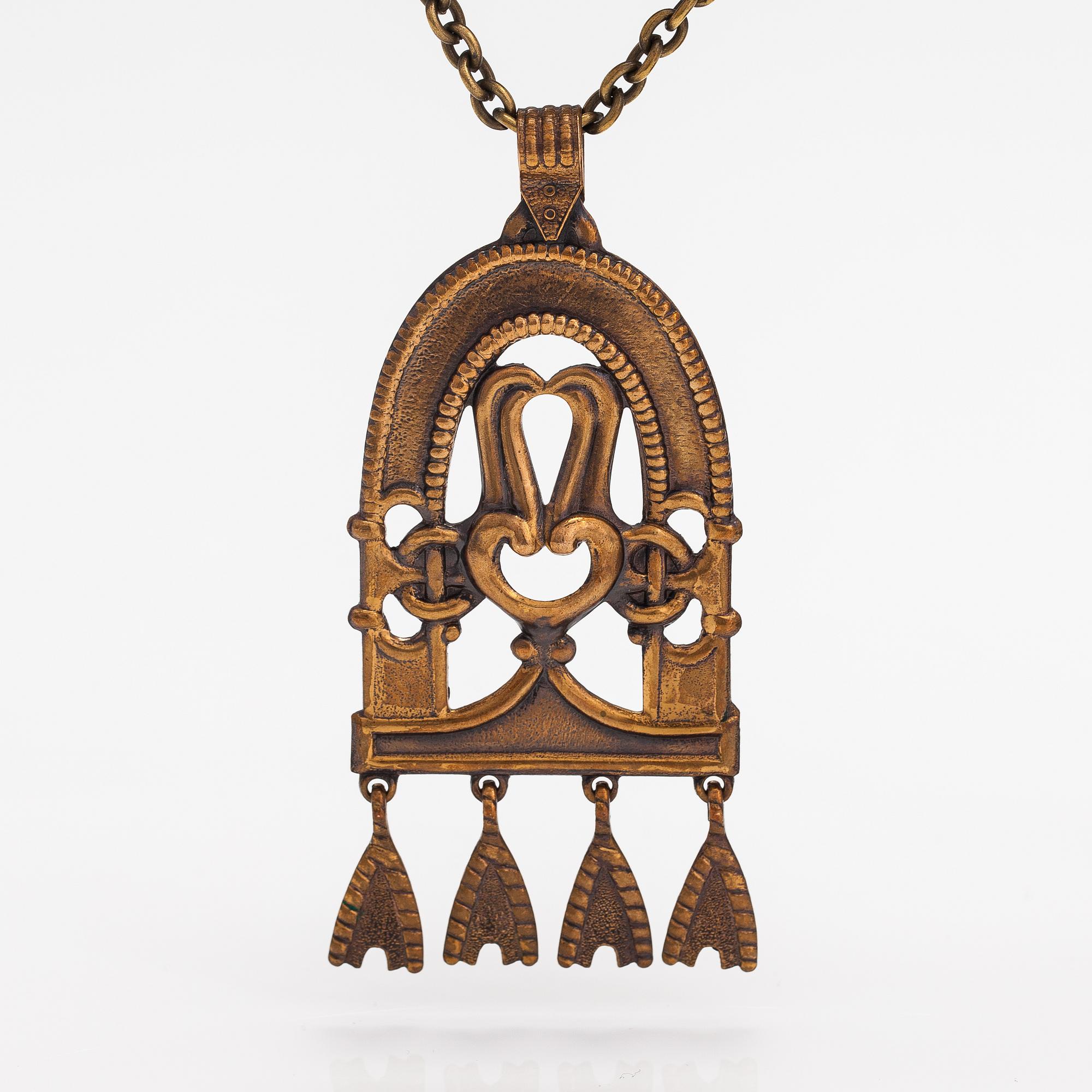 Halsband, modellnr 196, brons. Kalevala koru, Helsingfors.