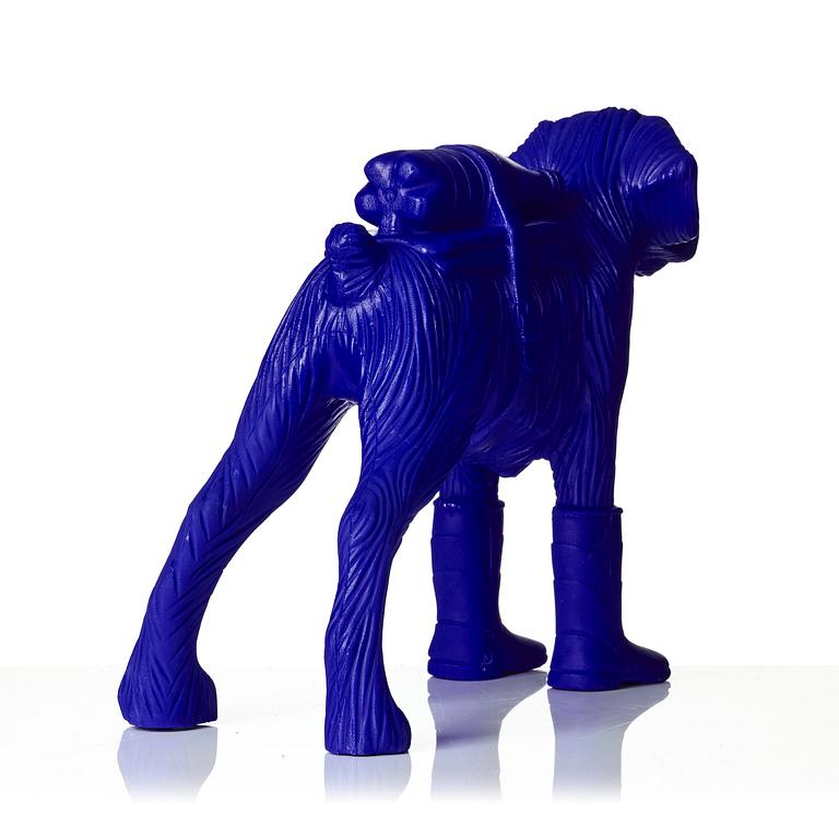 William Sweetlove, "Cloned Schnauzer with water bottle". (Blue).