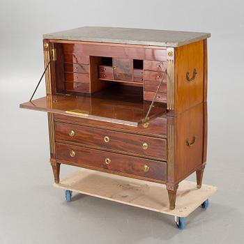 A late gustavian chest of drawers, around the year 1800.