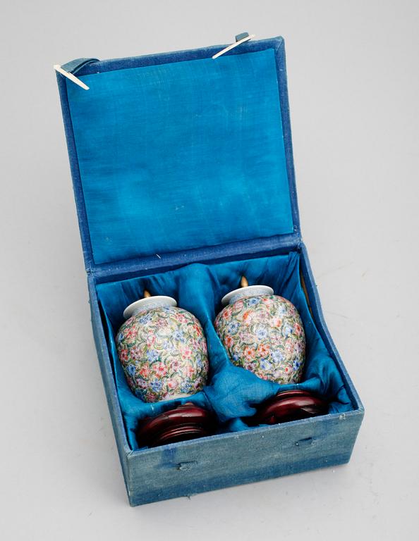 LOCKURNOR, 1 par, porslin, Kina, 1800-/1900-tal.