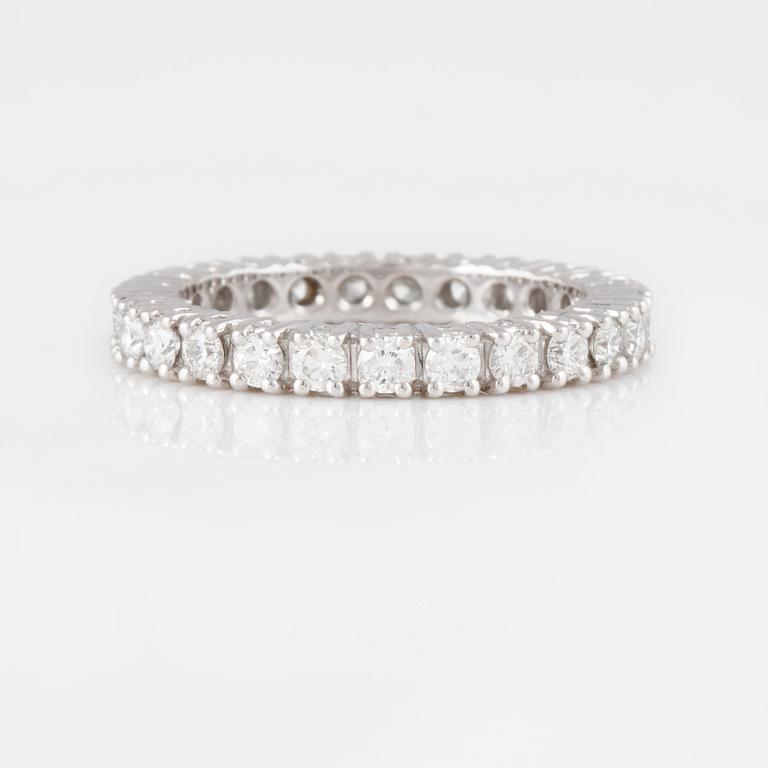 RING, 18K vitguld med briljantslipade diamanter ca 1.10 ct. Vikt 3,6 gram.
