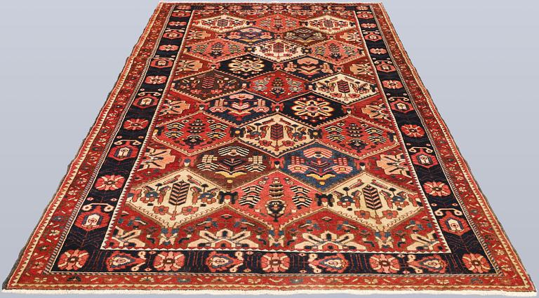 A rug, Bakhtiari, approx. 296 x 159 cm.