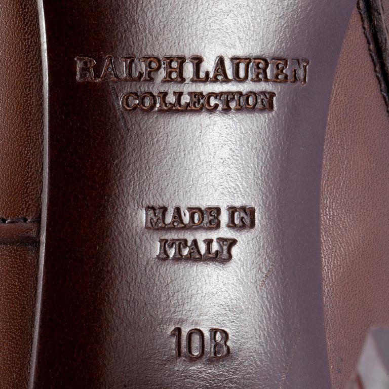 RALPH LAUREN, a pair of brown leather ankel boots. Size US 10B.