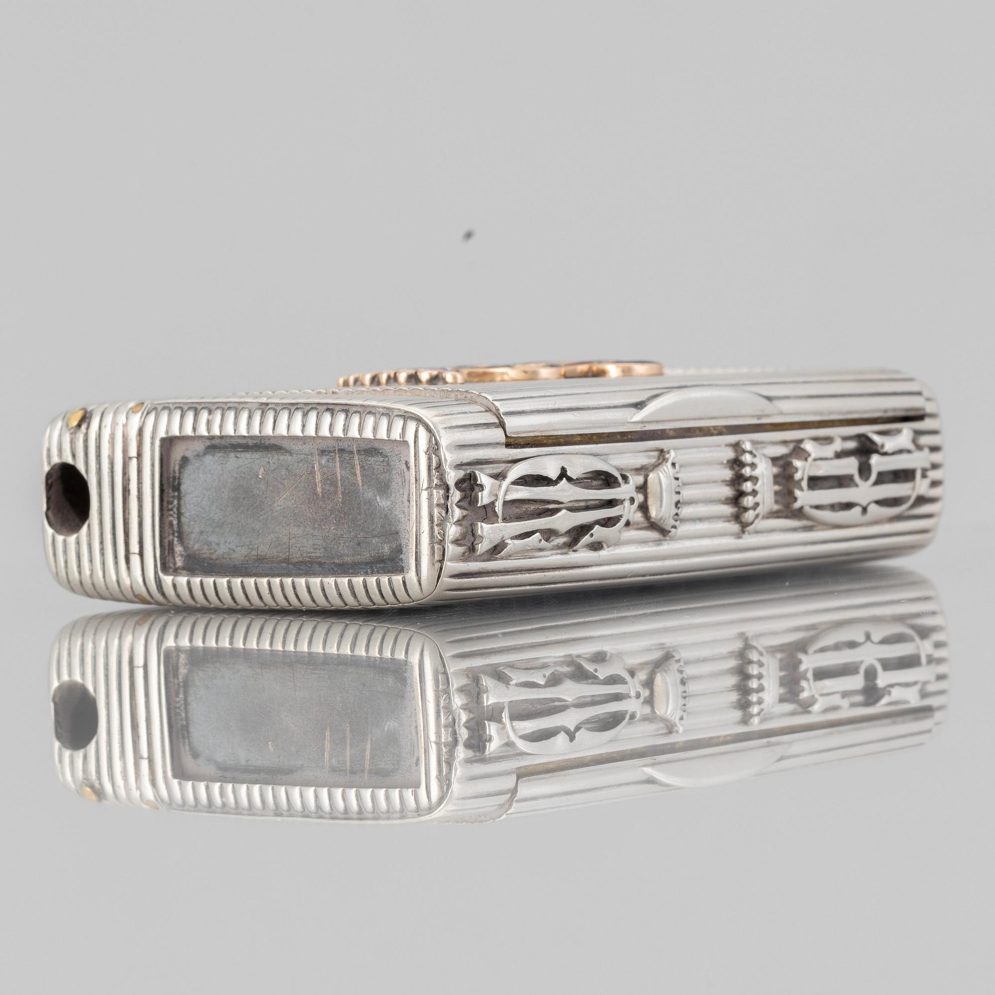 Ciggarettetui, silver, Ryssland. S:t Petersburg ca 1860 samt svenska importstämplar.