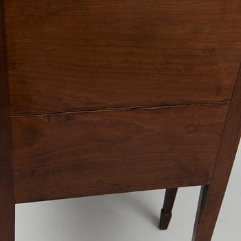 An English George III 1760-1820 sideboard.