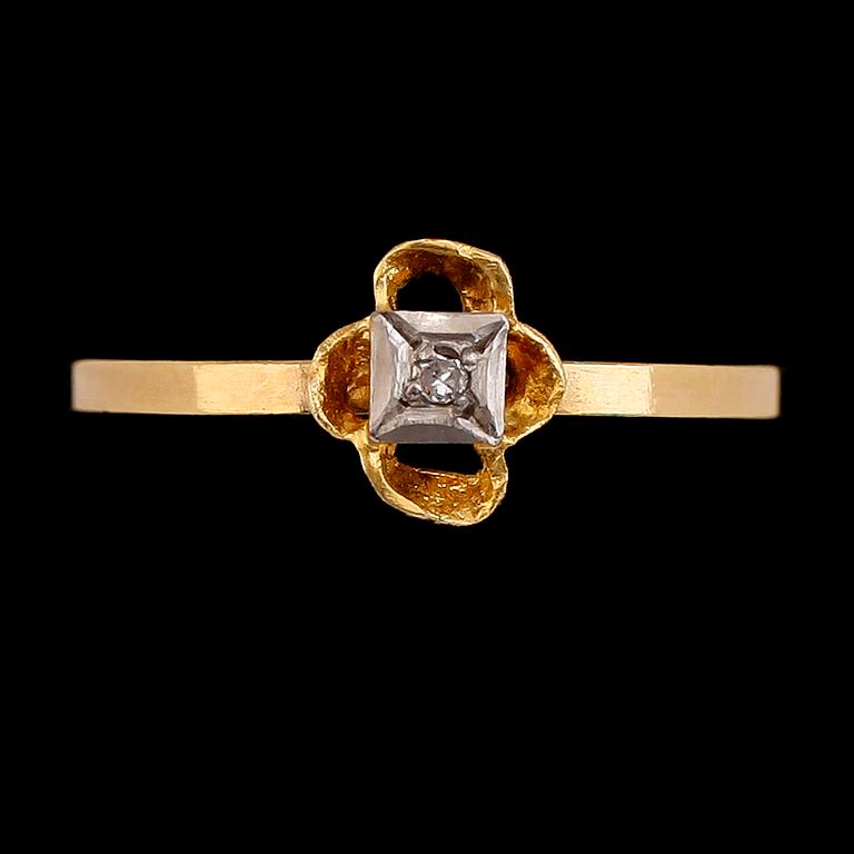 RINGAR, 6 st, 18 k guld med olika stenar. Total vikt ca 5 gram.