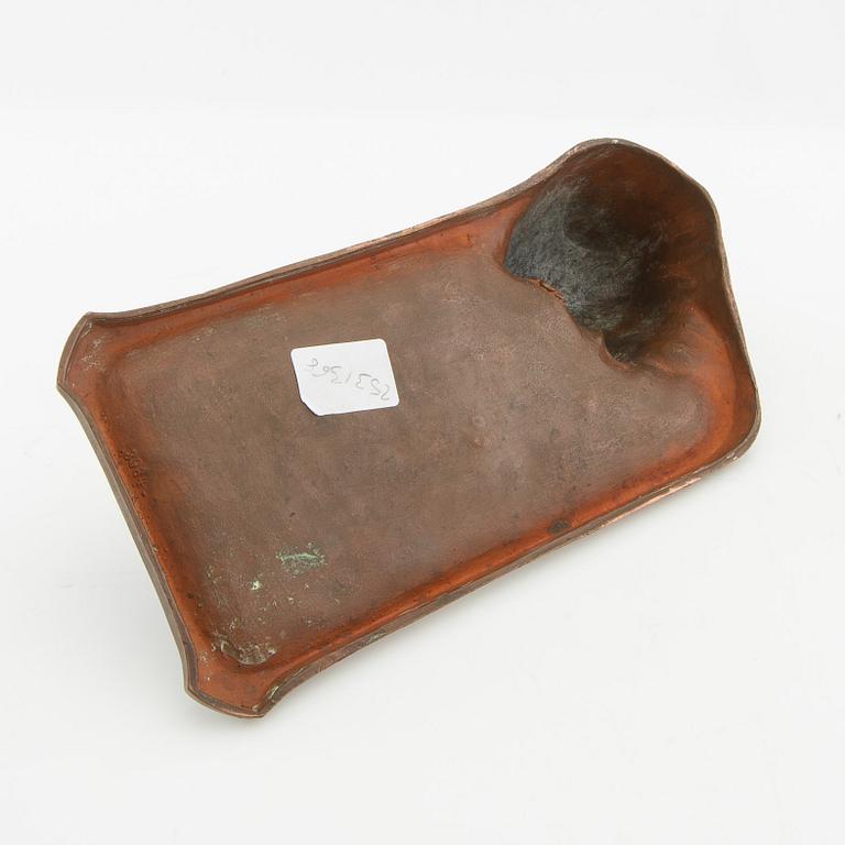 Videpoche Jugend 1910s/1920s copper-patinated bronze model no. 3984.