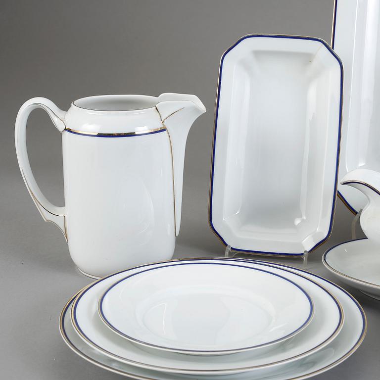 MATSERVIS, 52 delar, porslin, mestadels Rosenthal, 1900-talets första hälft.