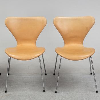 Arne Jacobsen, stolar, 4 st, "Sjuan", Fritz Hansen, 1900-talets andra hälft.