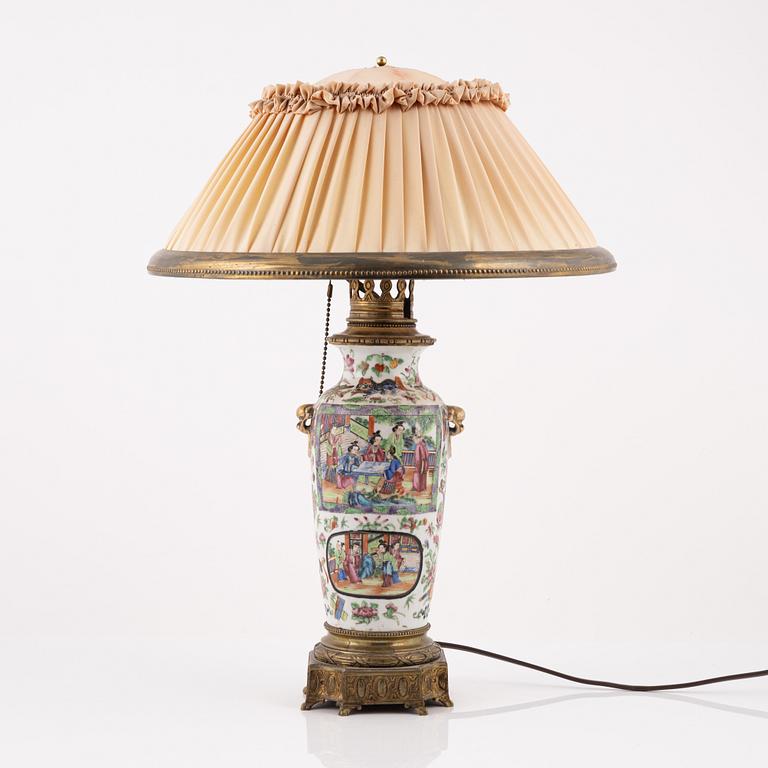 A Chinese Canton vase mounted as a lamp, late Qing dynasty.