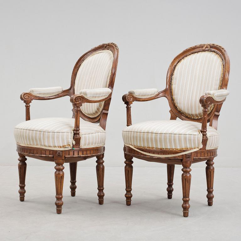 KARMSTOLAR, ett par, Louis XIV-stil, sent 1800-tal.