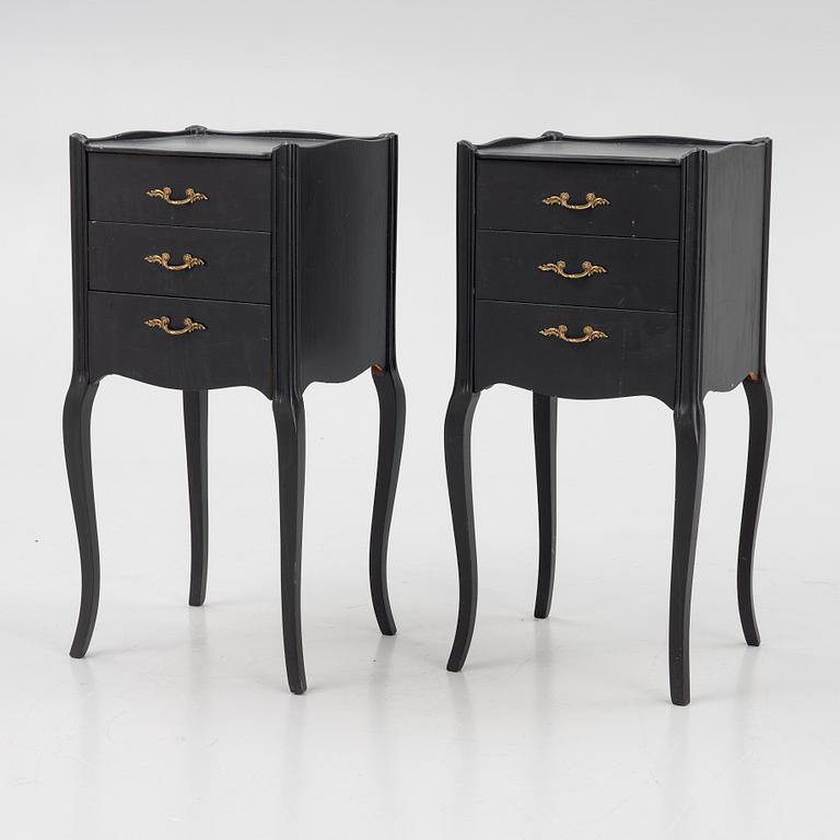 A pair of rococo-stylde bedside tables, mid/second half of the 20th century.