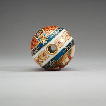 ÄGG, porslin. Kejserliga Porslinsmanufakturen, St Petersburg, ca 1890.