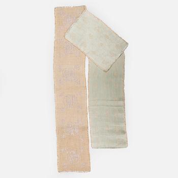 Margareta Ahlstedt-Willandt, löpare, 2 st och tablett,  Ateljé Margareta Ahlstedt-Willandt.