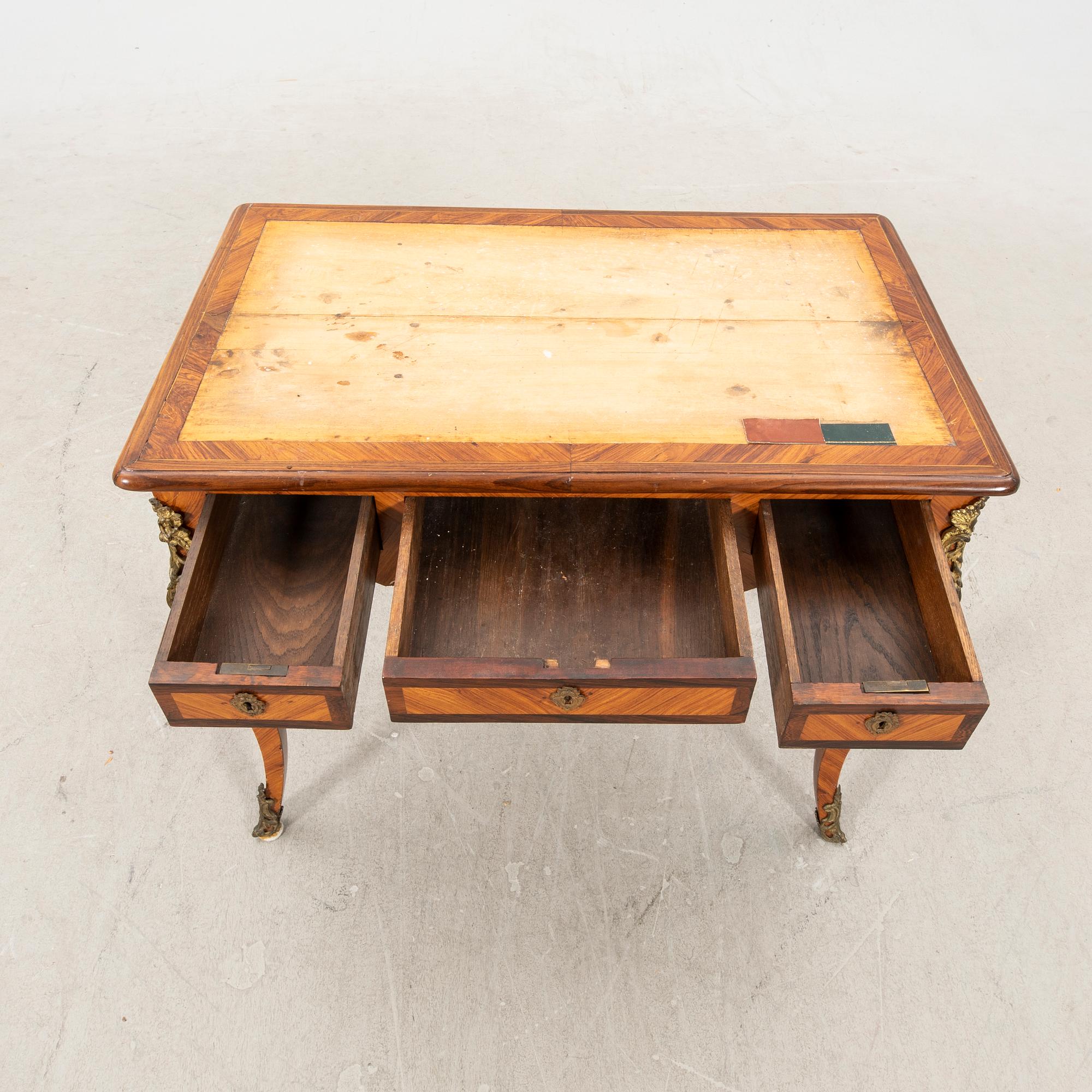 Damskrivbord Louis XVI-stil omkring 1900.